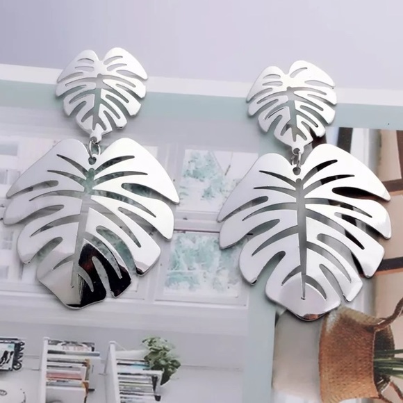 Silver Tone Leaves Earrings - Picture 2 of 4